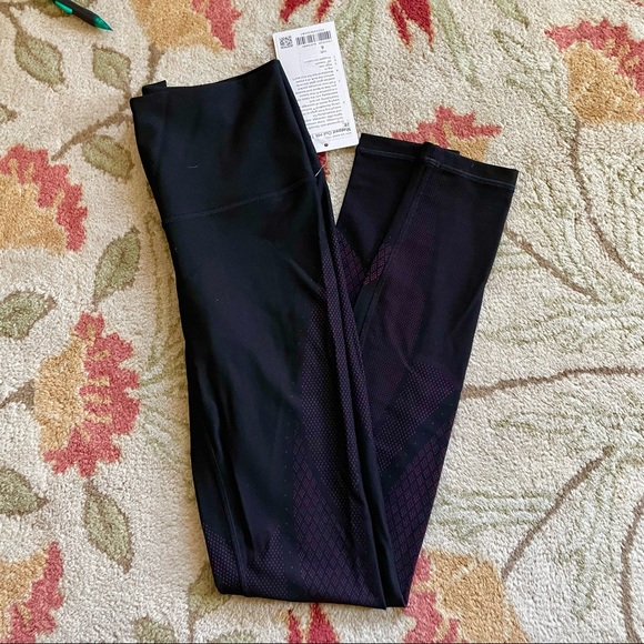 NWT Lululemon Mapped Out High Rise Tight - Picture 2 of 5